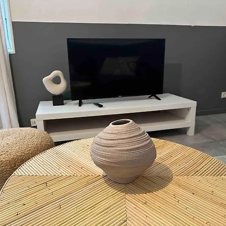Duplex- Proche Gare - Centre - Wifi Gratuite Apartamento *